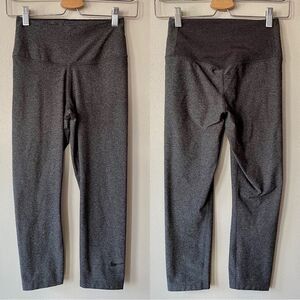 Nike Dri-Fit Gray Cropped Leggings - Size: Small